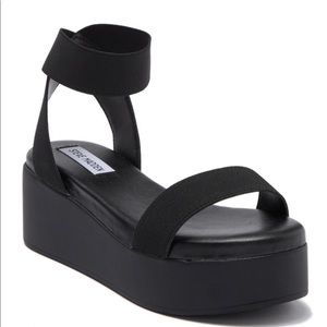 Steve Madden “Delano” Sandal